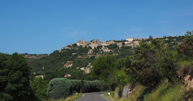 Comment organiser sa route entre les villages perchés ?