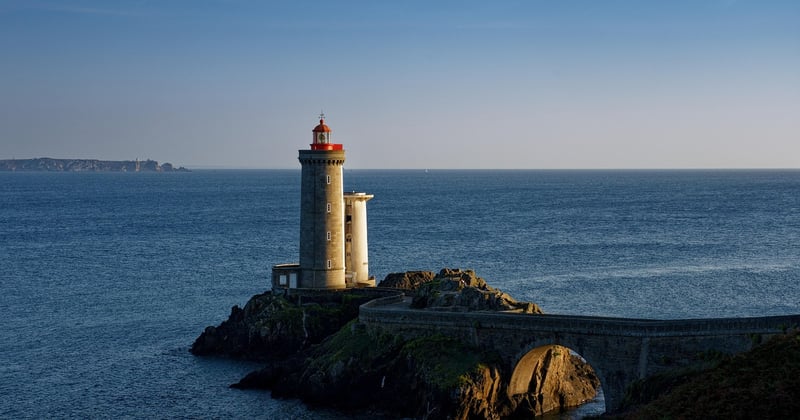 Où dormir dans un phare en Bretagne : 7 adresses de rêve en bord de mer
